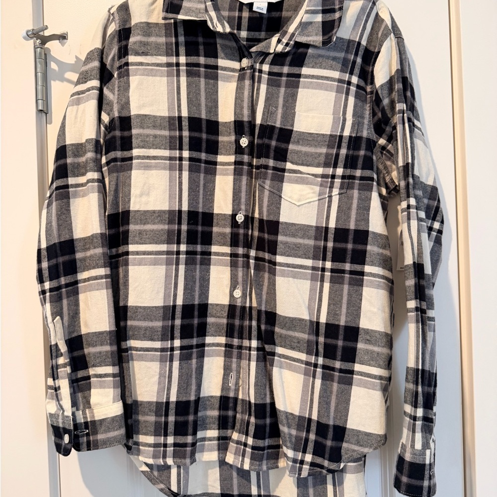 Old Navy Women's Plaid Button Down Shirt - Black and White